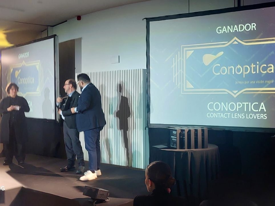 Conóptica vuelve a ganar los Premios NOA 2023 a la Mejor Formación de Producto